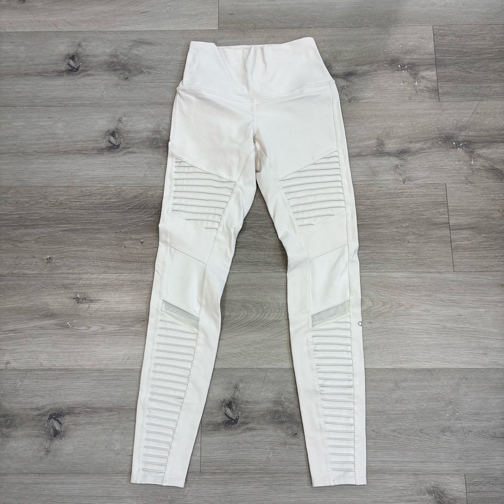 Like New Alo High-Waist Moto Leggings in Off White Size XS